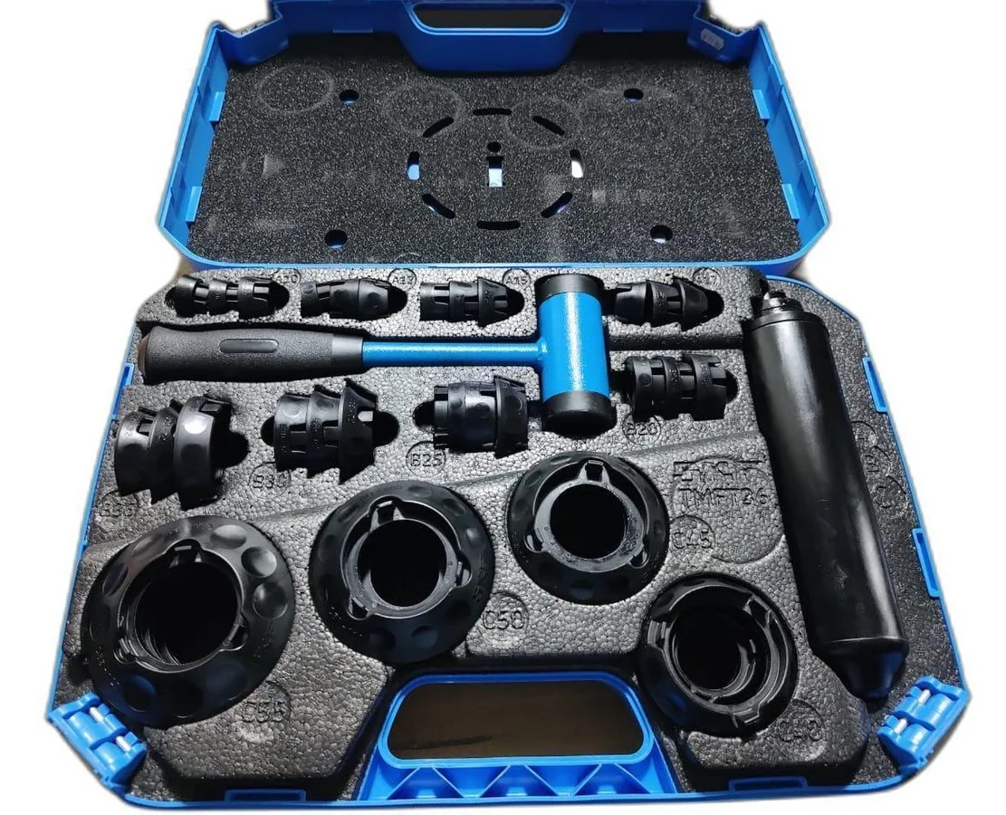 Bearing fitting tool kit