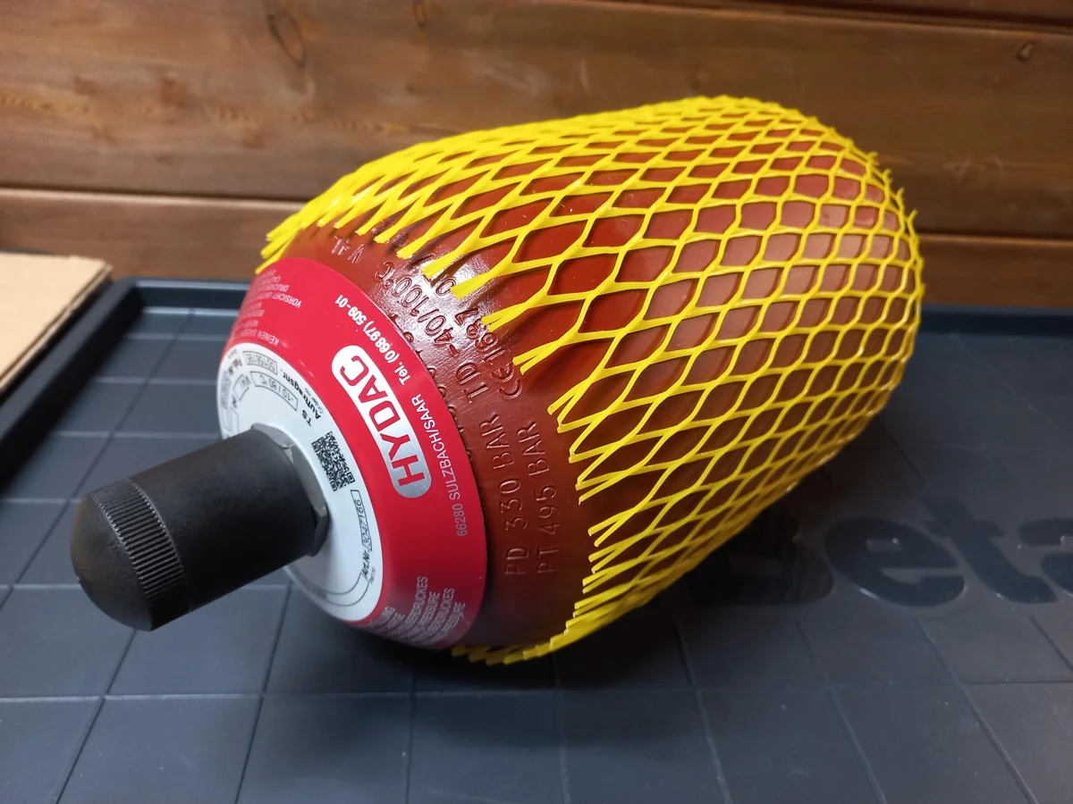 Bladder accumulator used to store pressure energy