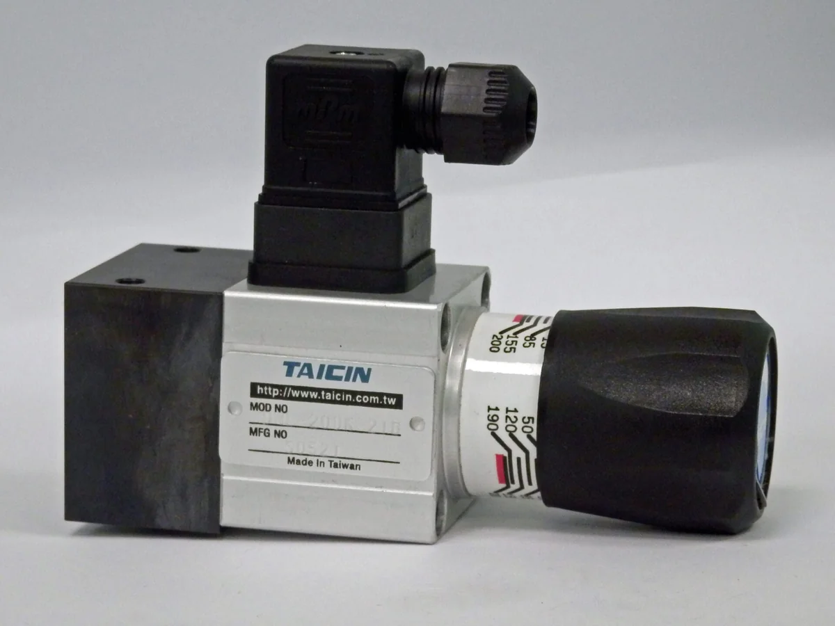 Pressure relay